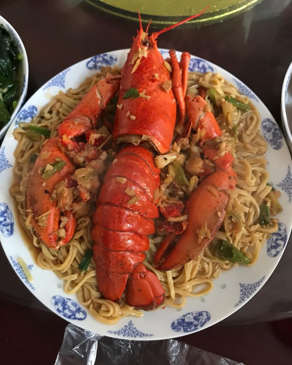 芷水蓝茵2做的龙虾伊面