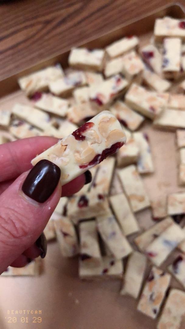 牛轧糖 牛扎糖不甜