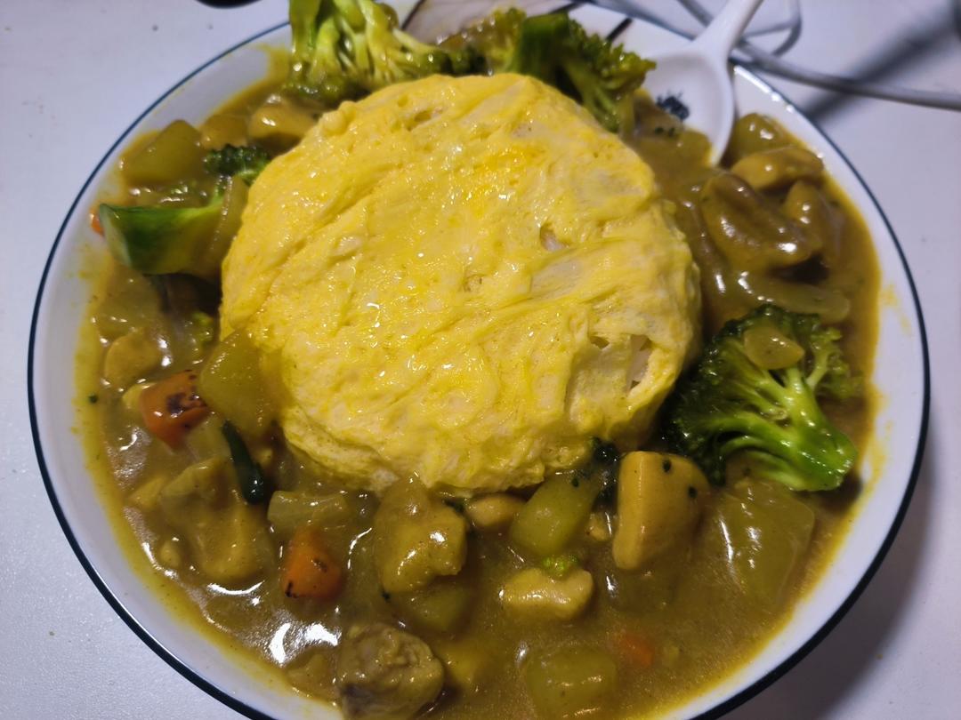 日式咖喱鸡蛋包饭