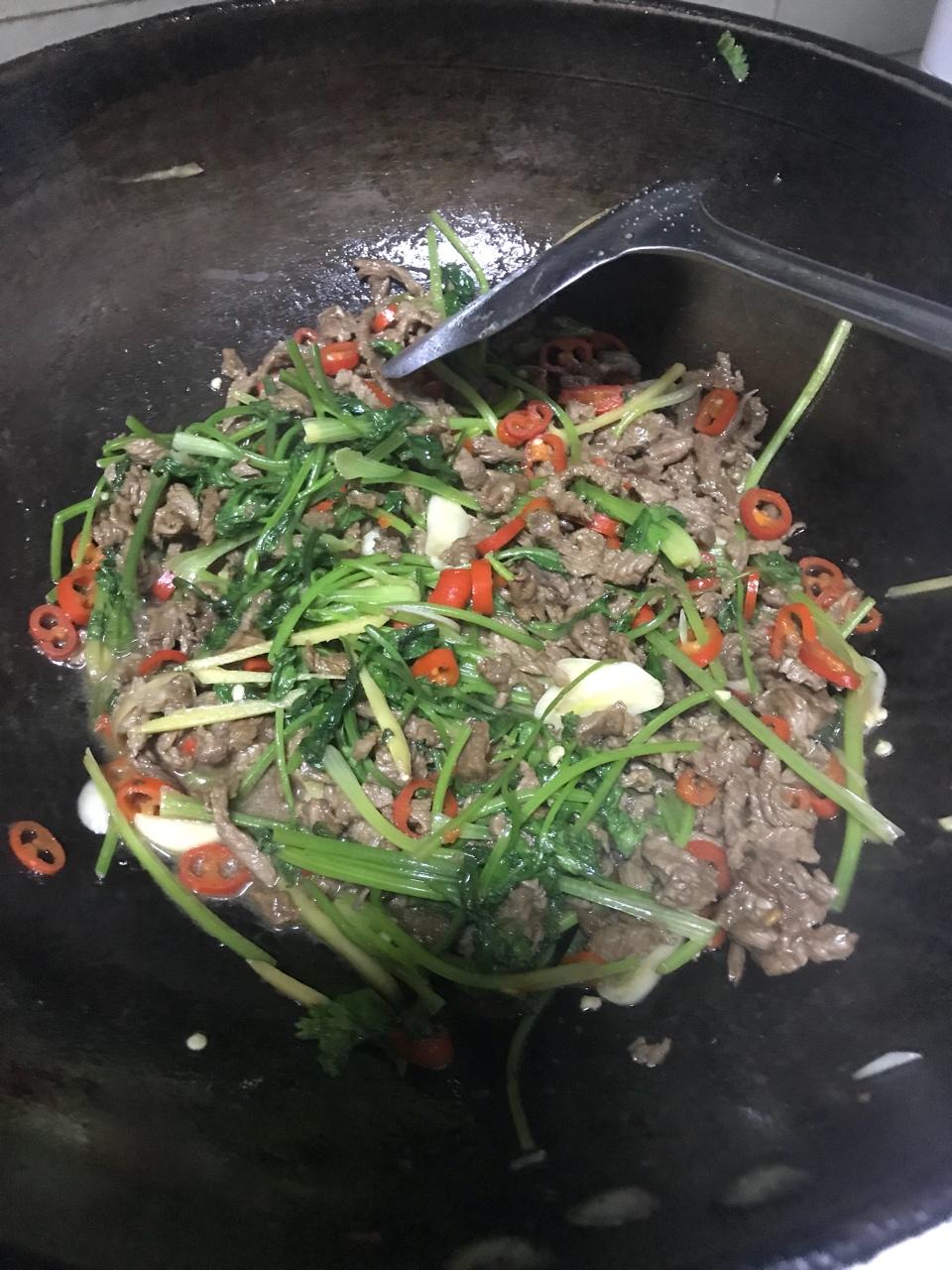 香菜牛肉