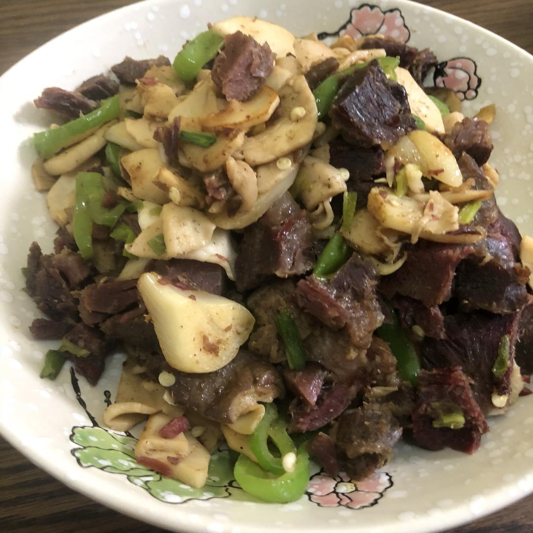孜然杏鲍菇炒牛肉的做法