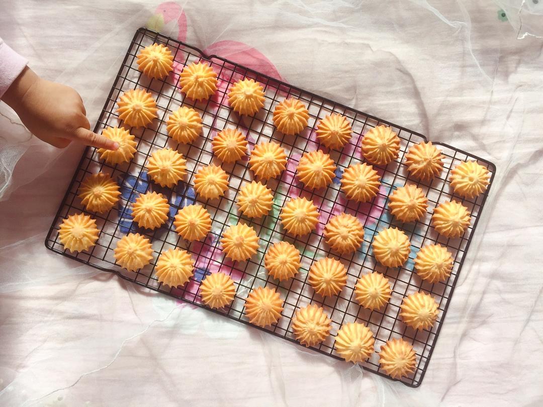 没有黄油也同样做出香酥不腻，花纹立体清晰的曲奇