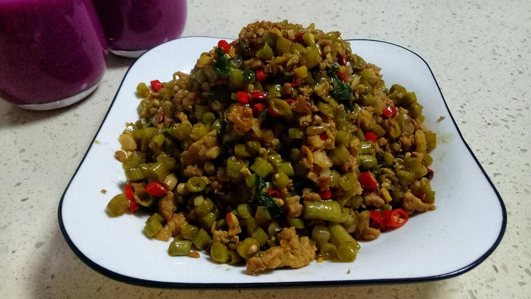 酸豆角炒肉末