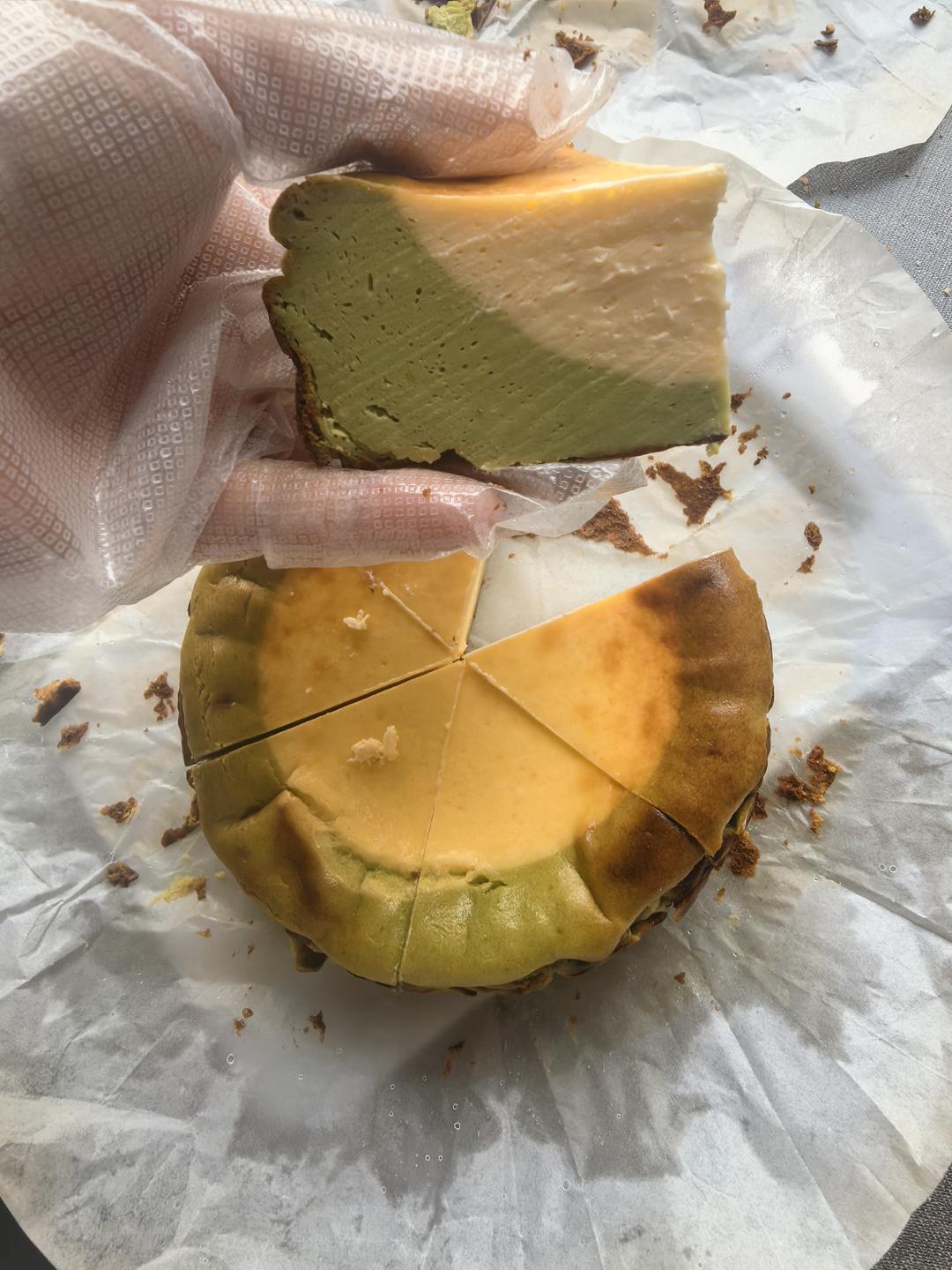 开心果巴斯克，醇香浓郁烤芝士蛋糕