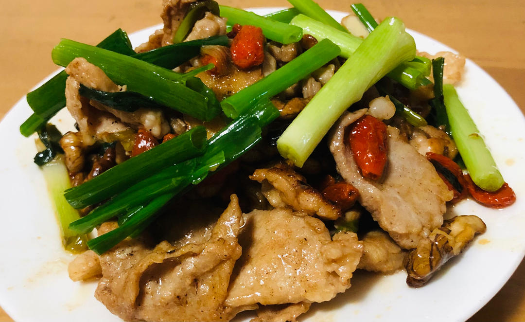 健脑益智益肾补肝润肺明目美容养颜的核桃枸杞猪精肉