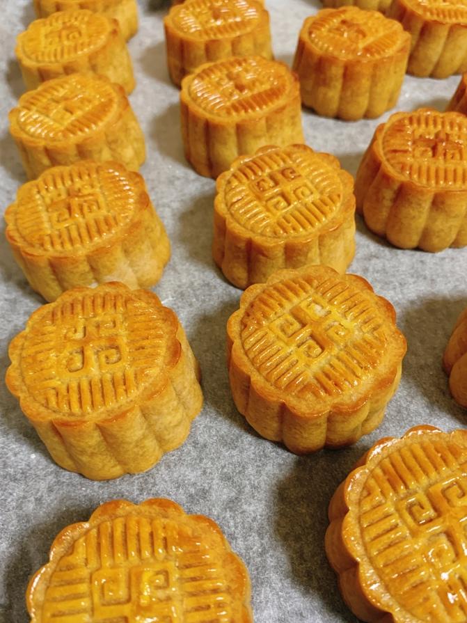 广式月饼——蛋黄莲蓉月饼