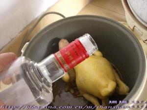 红葱头焗沙姜醉鸡的做法 步骤4