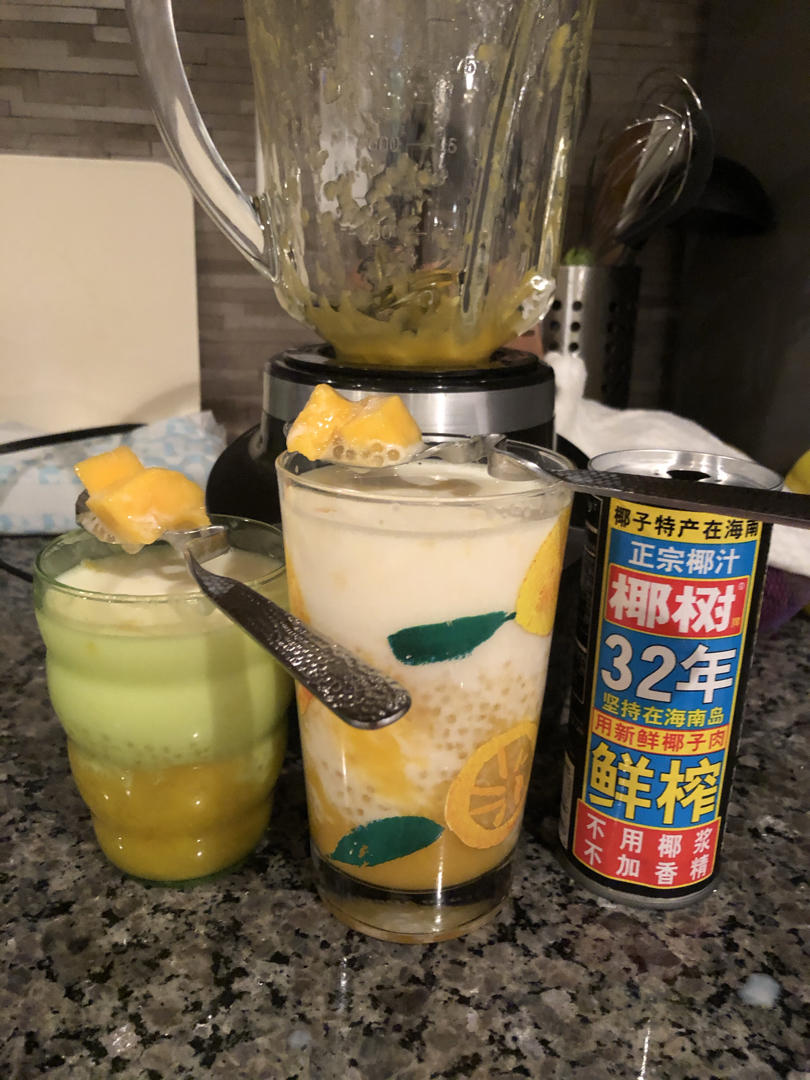 港式甜品——杨枝甘露(芒果西米露)附芒果花切法