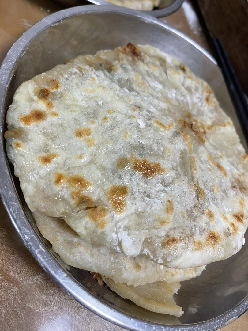 蒙古馅饼和面几个要点。(外焦里嫩，皮薄馅大)