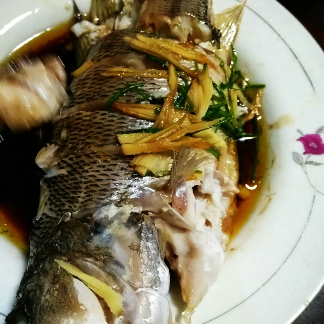 蒸鲈鱼