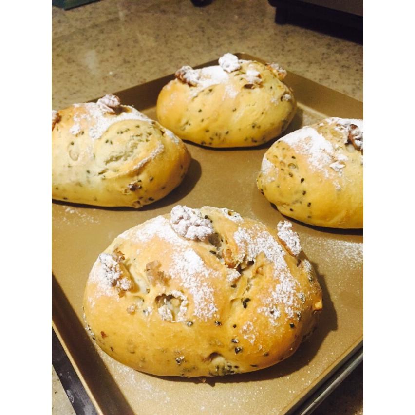 果料满满-红茶蔓越莓核桃面包