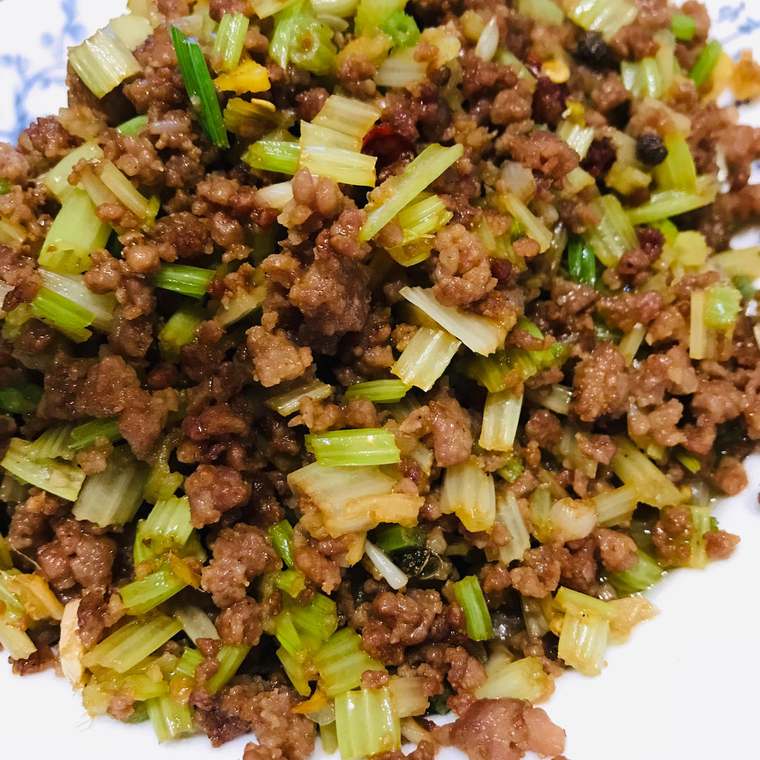 芹菜牛肉末「下饭神器」