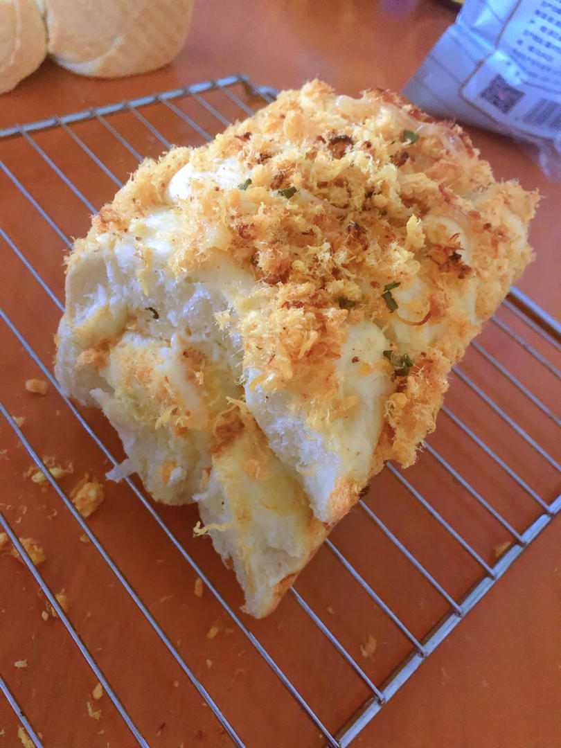 新手必做，不用整形的香葱肉松沙拉吐司！太好吃啦！