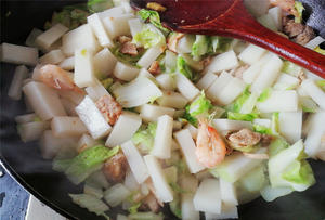 鲜虾白菜香菇烩年糕的做法 步骤8