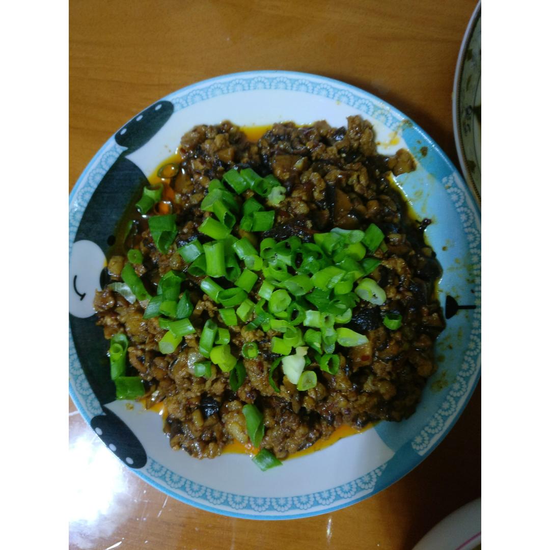 香菇肉末炸酱面