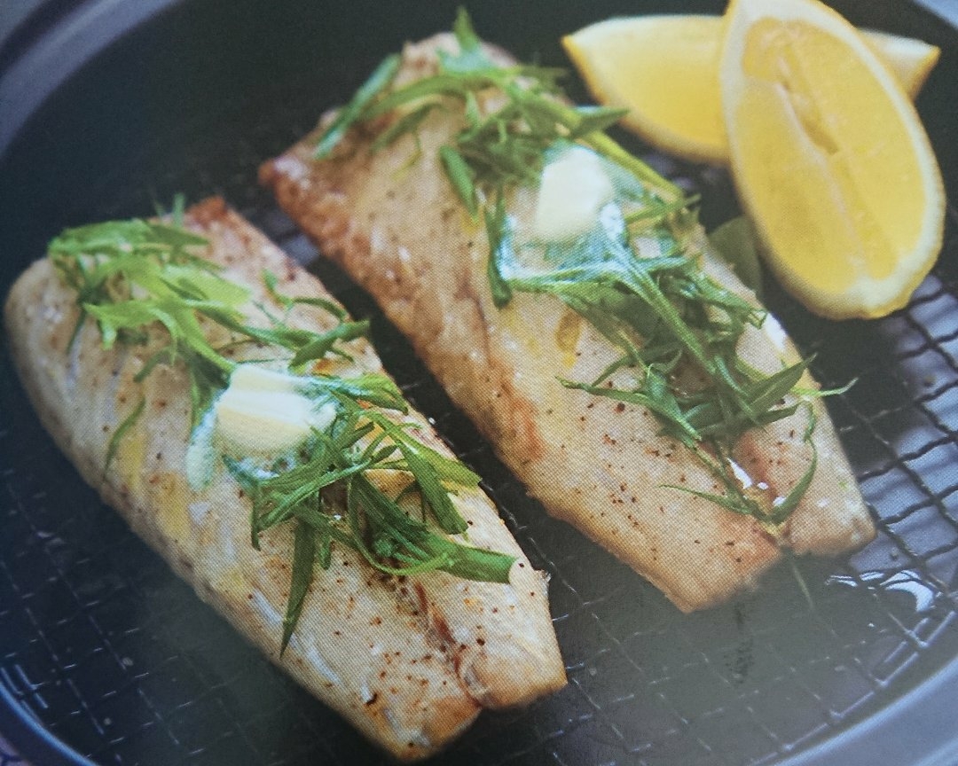 [千石阿拉丁烤箱]黄油盐烤青占鱼的做法