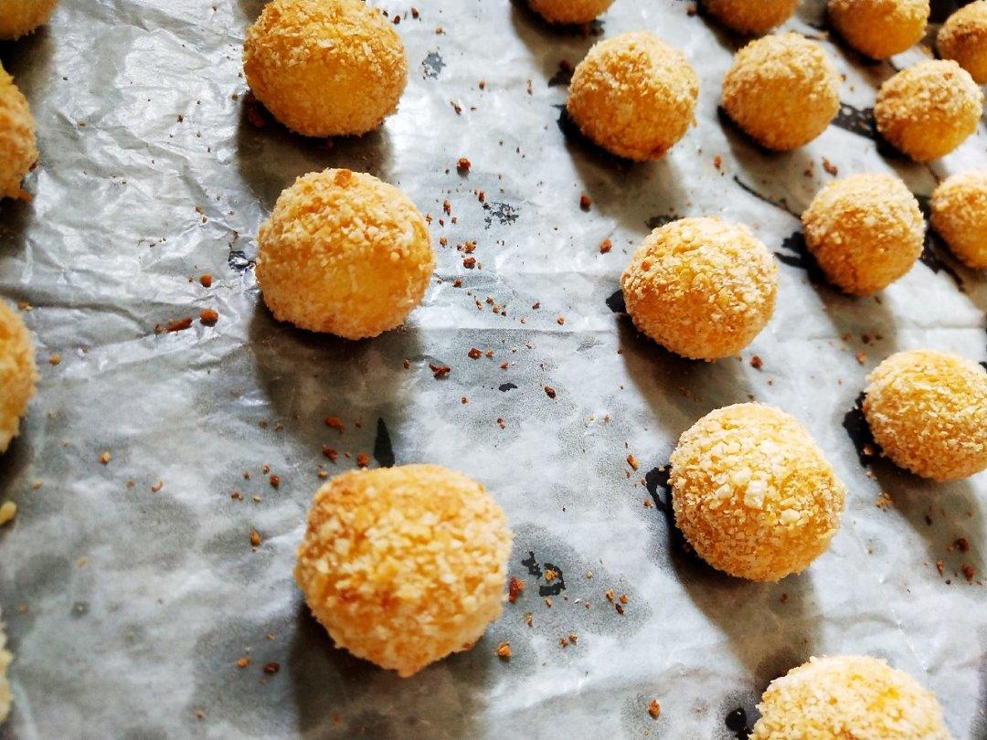 【视频】椰蓉小酥球，简单快手的童年美食（消耗蛋黄）