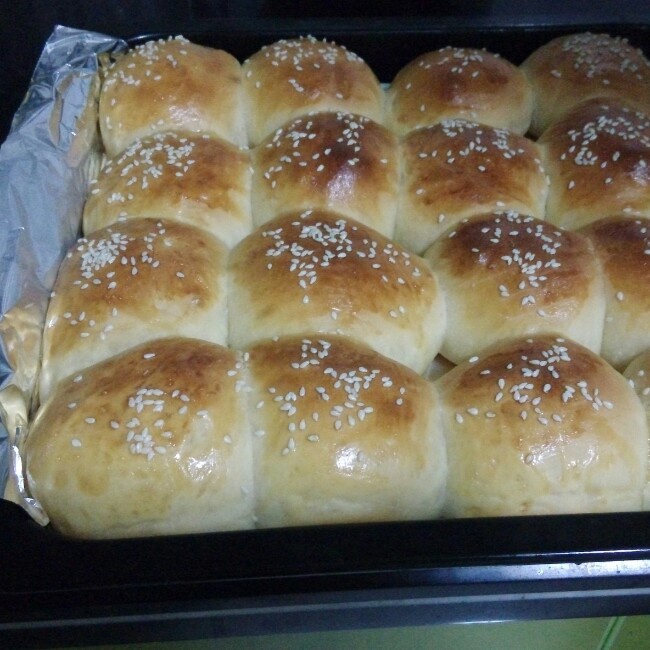 大人小孩都爱不释口的【蜂蜜牛奶小餐包】