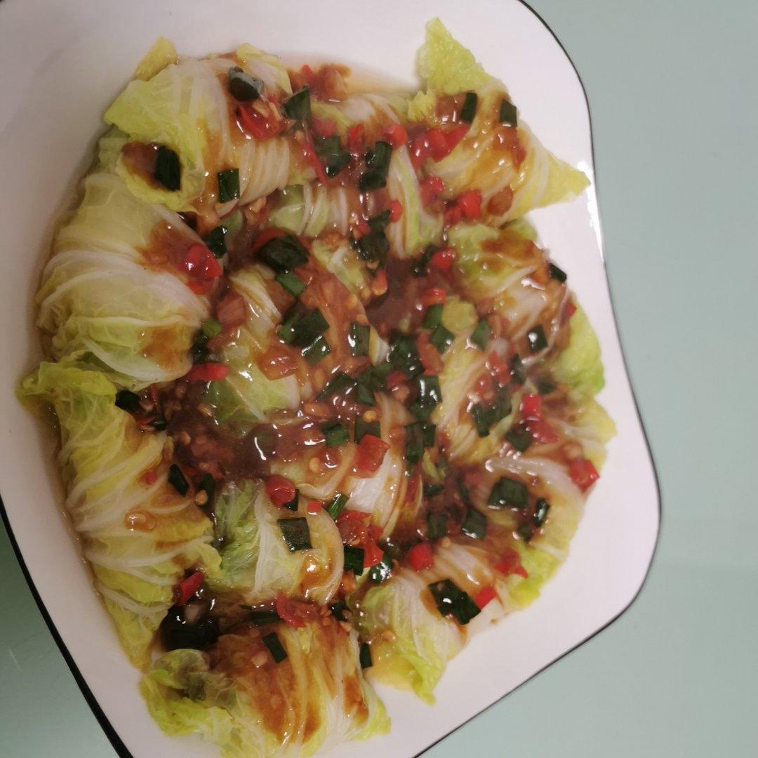年夜饭家宴聚会必备的一道菜丨白菜肉沫卷