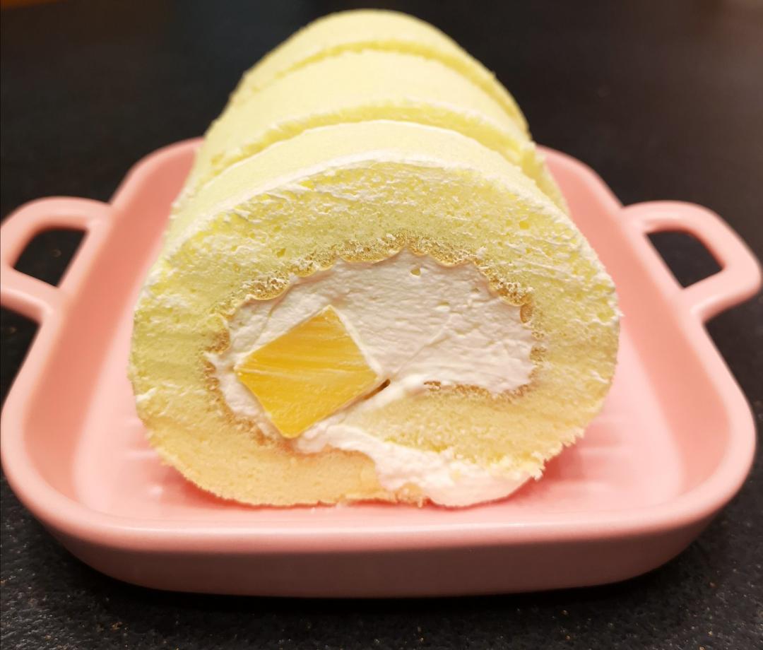 胖乎乎奶油芒果卷/不开裂不掉皮全过程详细图解烘焙视频/蛋糕篇6：「厚卷」