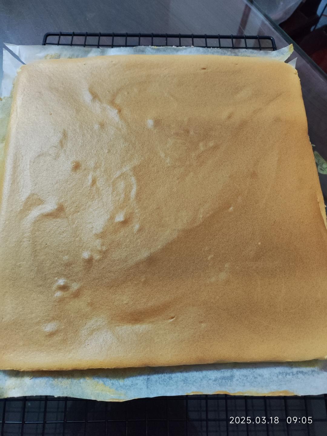 蛋糕卷这样做‼️不掉皮不开裂（小视频食谱）