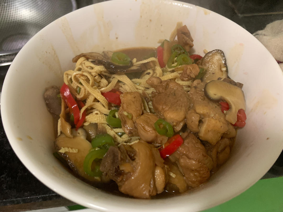 好吃到原地爆炸的黄焖鸡