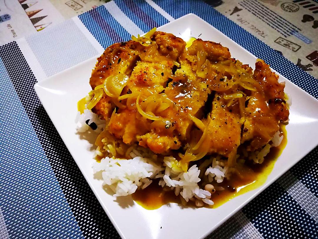 香酥咖喱猪排饭