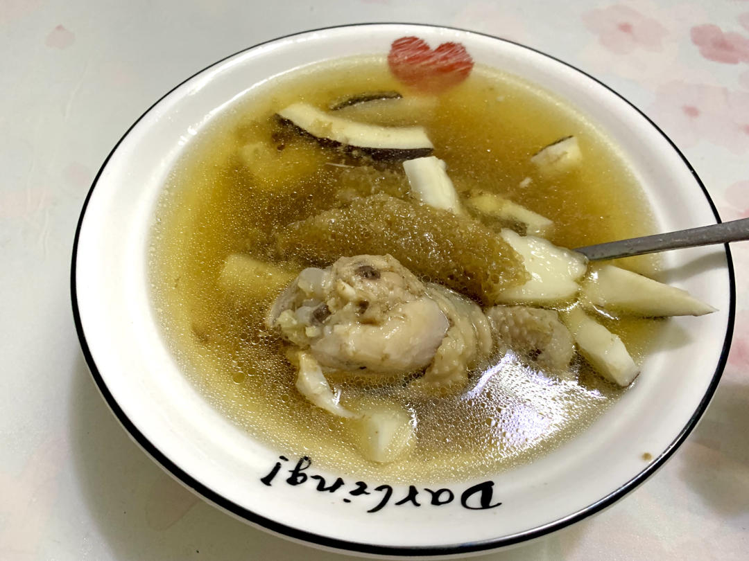 四季椰子鸡汤