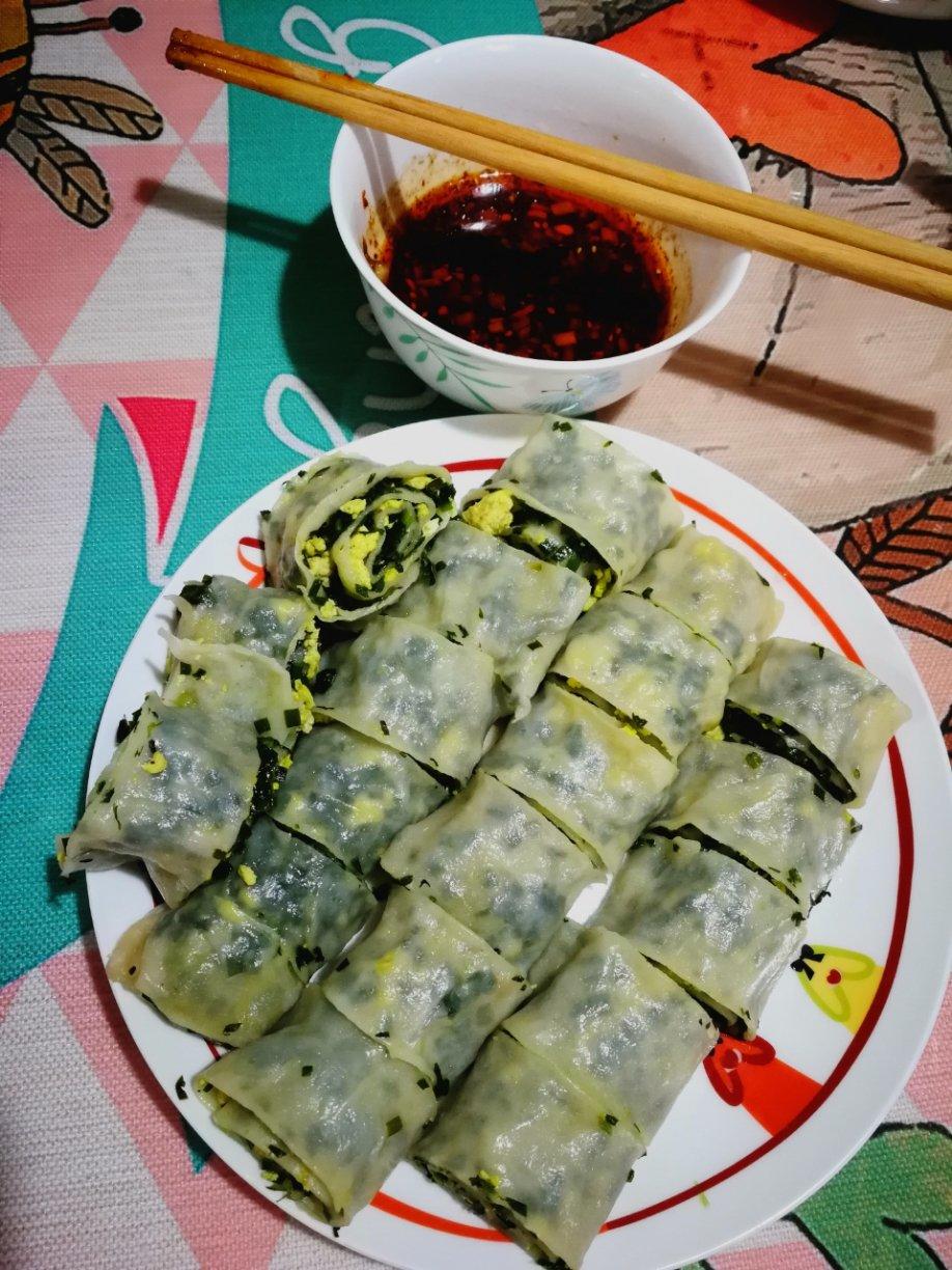 跳舞的毛-3做的韭菜鸡蛋粉条纸卷