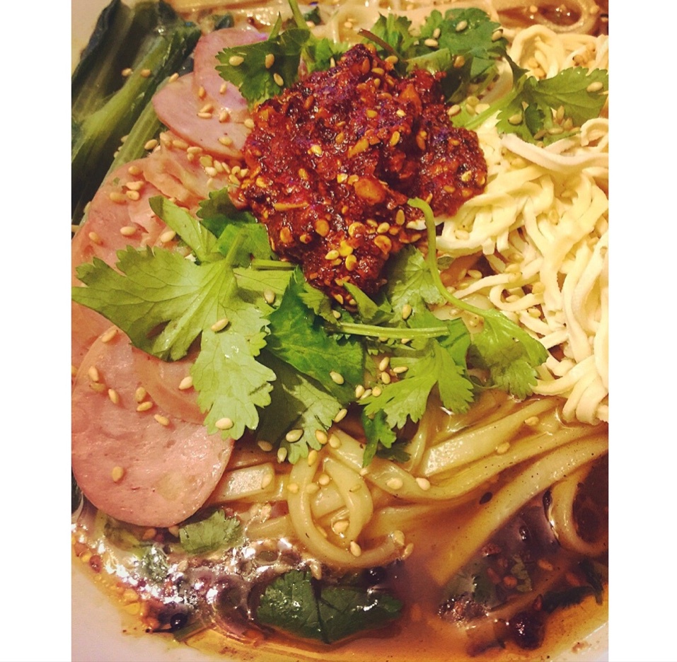 超级无敌美味懒人酸汤麻辣面（十分钟搞定色香味俱全）