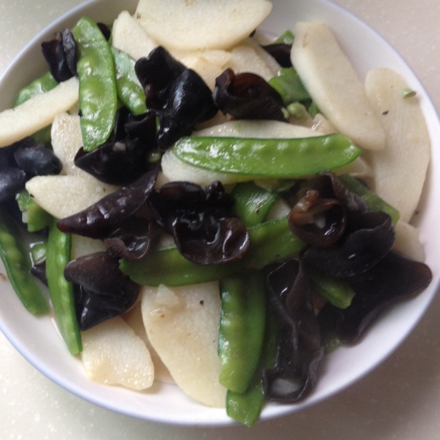 简单好吃的山药木耳炒荷兰豆