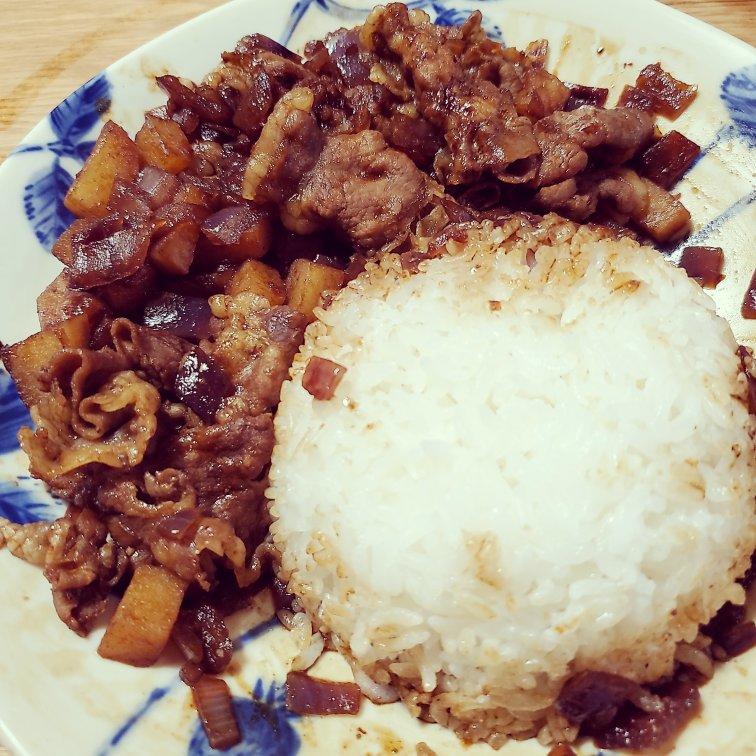 好吃到舔碗底的土豆肥牛拌饭