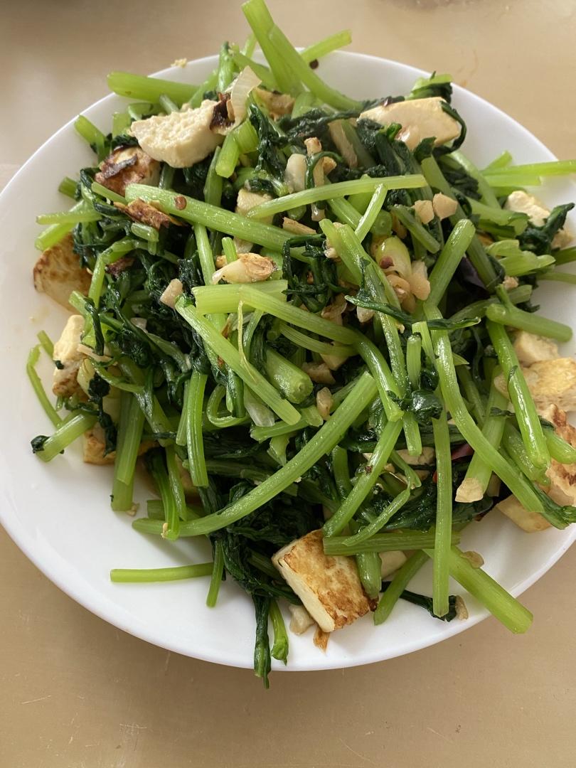 茼蒿烧豆腐
