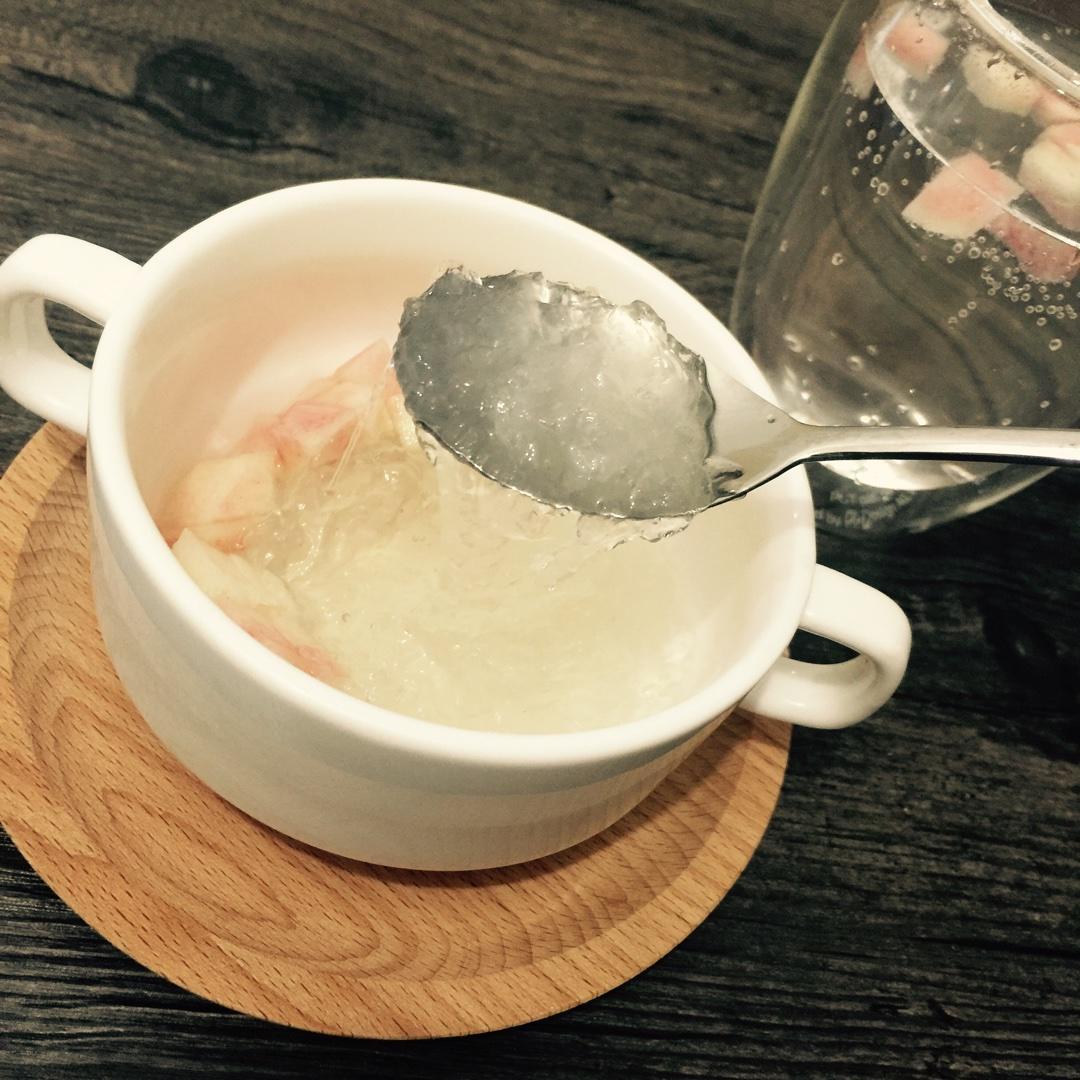 轻生活🍃
清炖燕窝  水蜜桃  苏打水