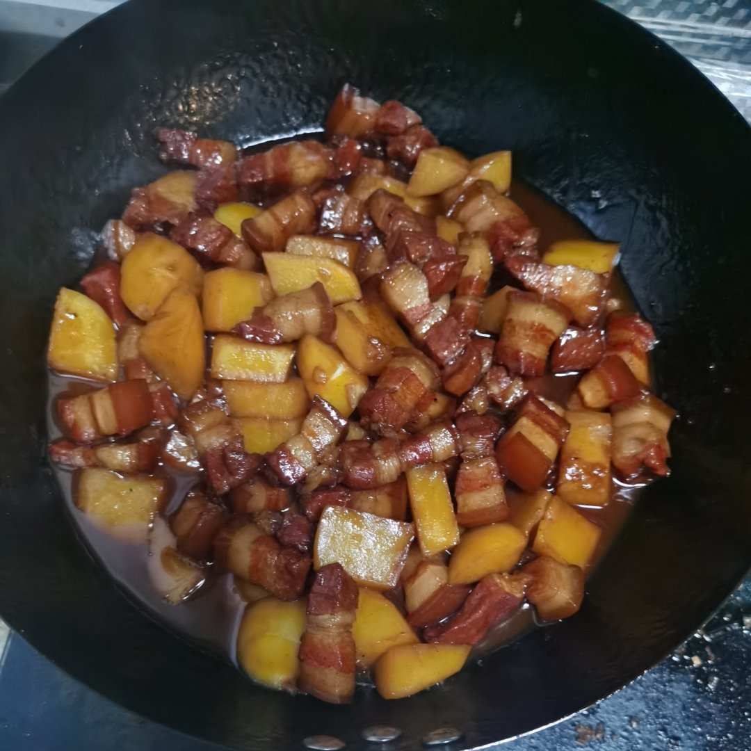 红烧肉炖土豆