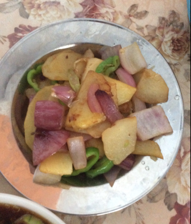 边吃边流泪的「孜然土豆片」