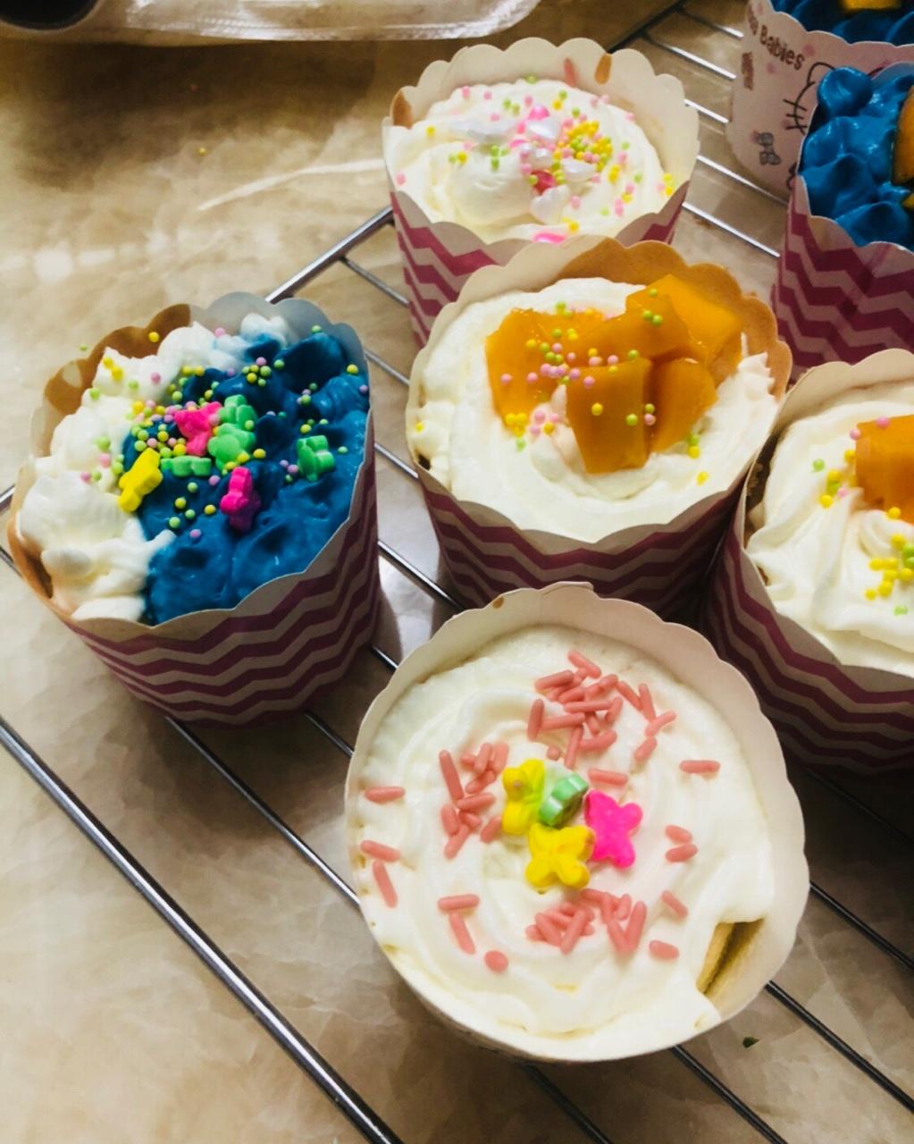 鲜奶油戚风杯子蛋糕（纸杯蛋糕）