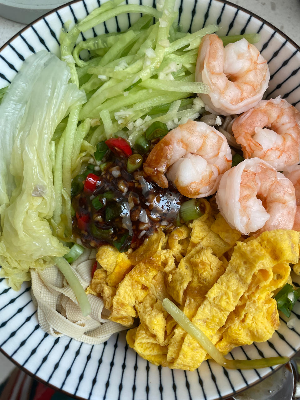 三色虾仁荞麦面‼️清清爽爽的吃吃吃可好❓