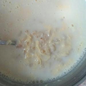 牛奶鸡蛋麦片粥的做法 步骤3