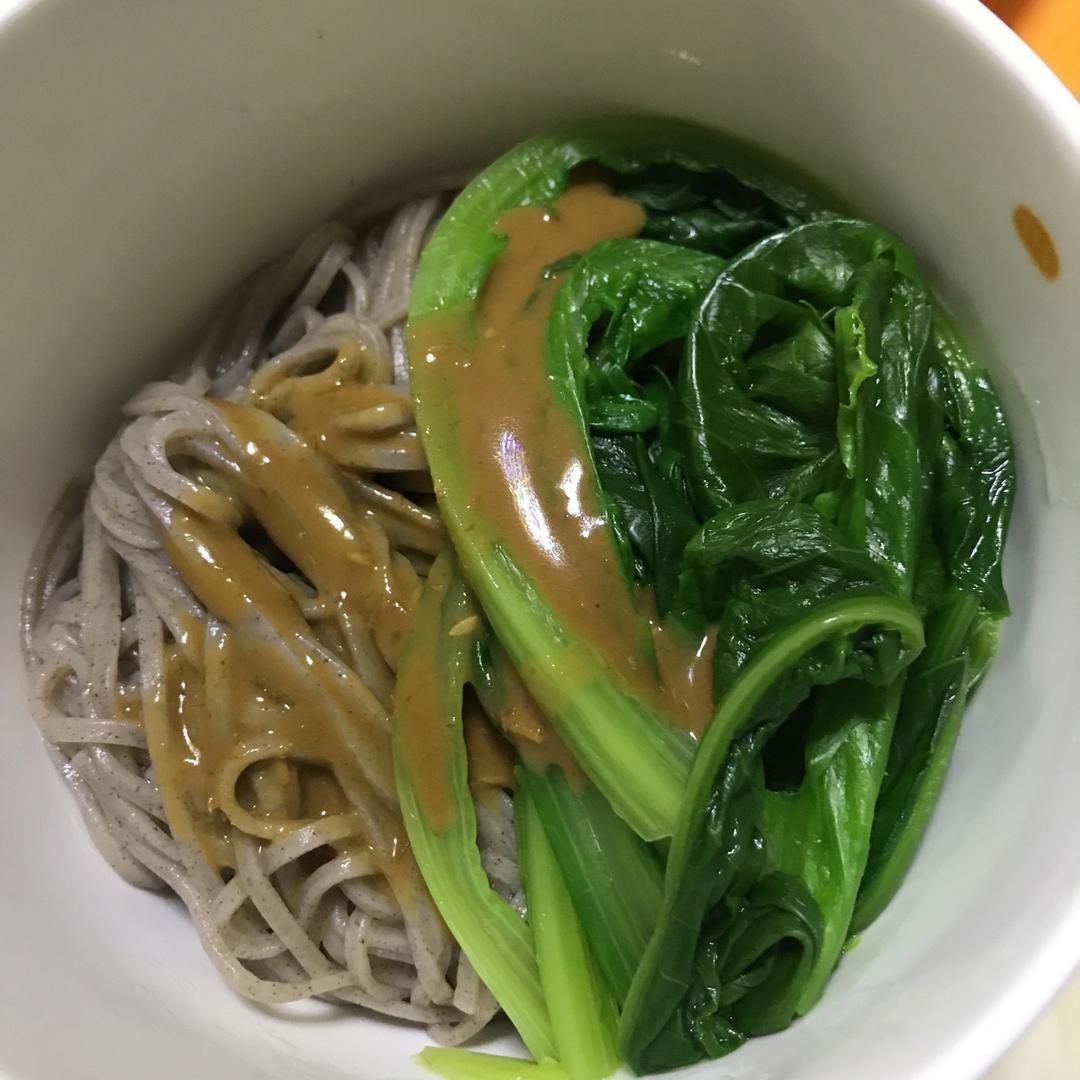 麻酱油麦菜拌面( Cold Noodles with Sesame Sauce and Lettuce)