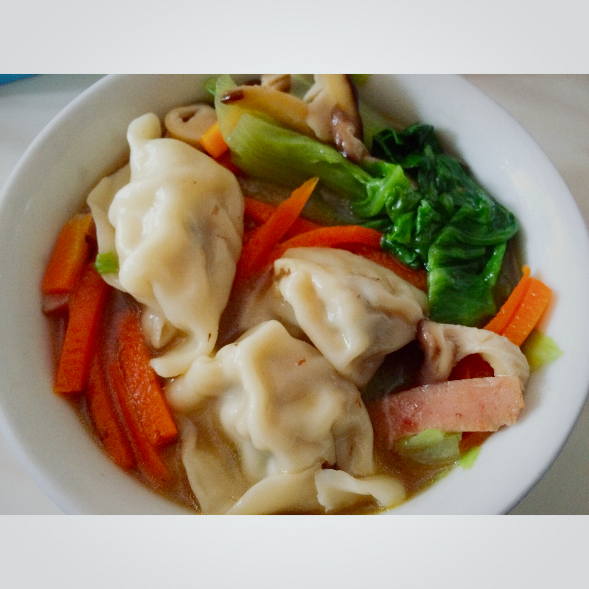 在凌晨时下雨做的韩国饺子汤