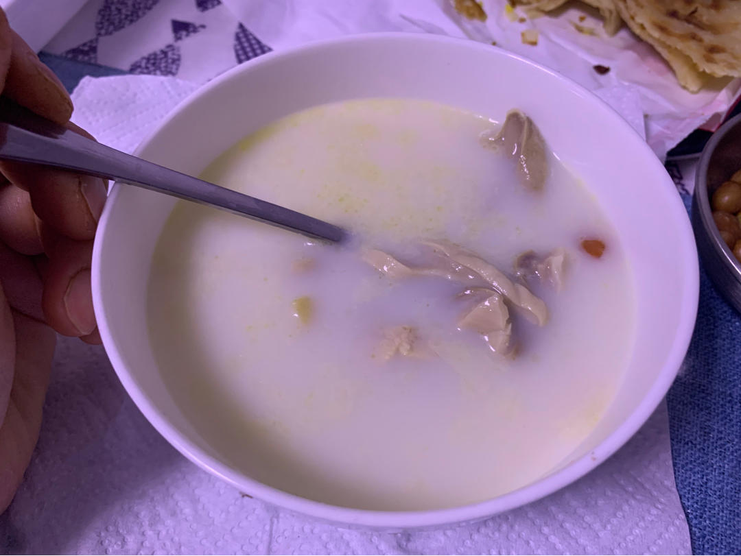〈胡椒猪肚鸡汤〉，我超级喜欢的味道，欣小厨 😏