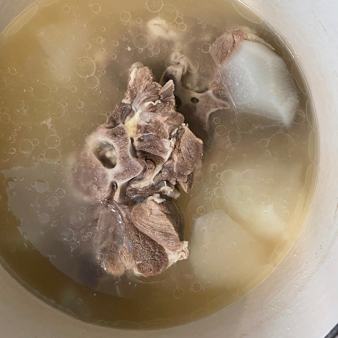清炖牛脊骨汤