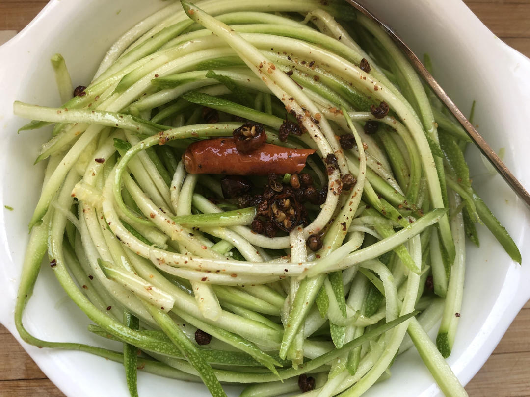 一定要试试的清新爽口凉拌西葫芦