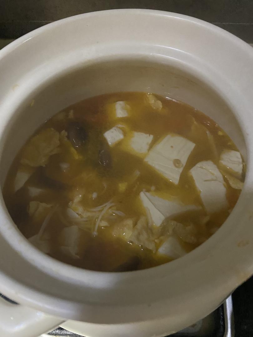 西红柿菌菇豆腐汤