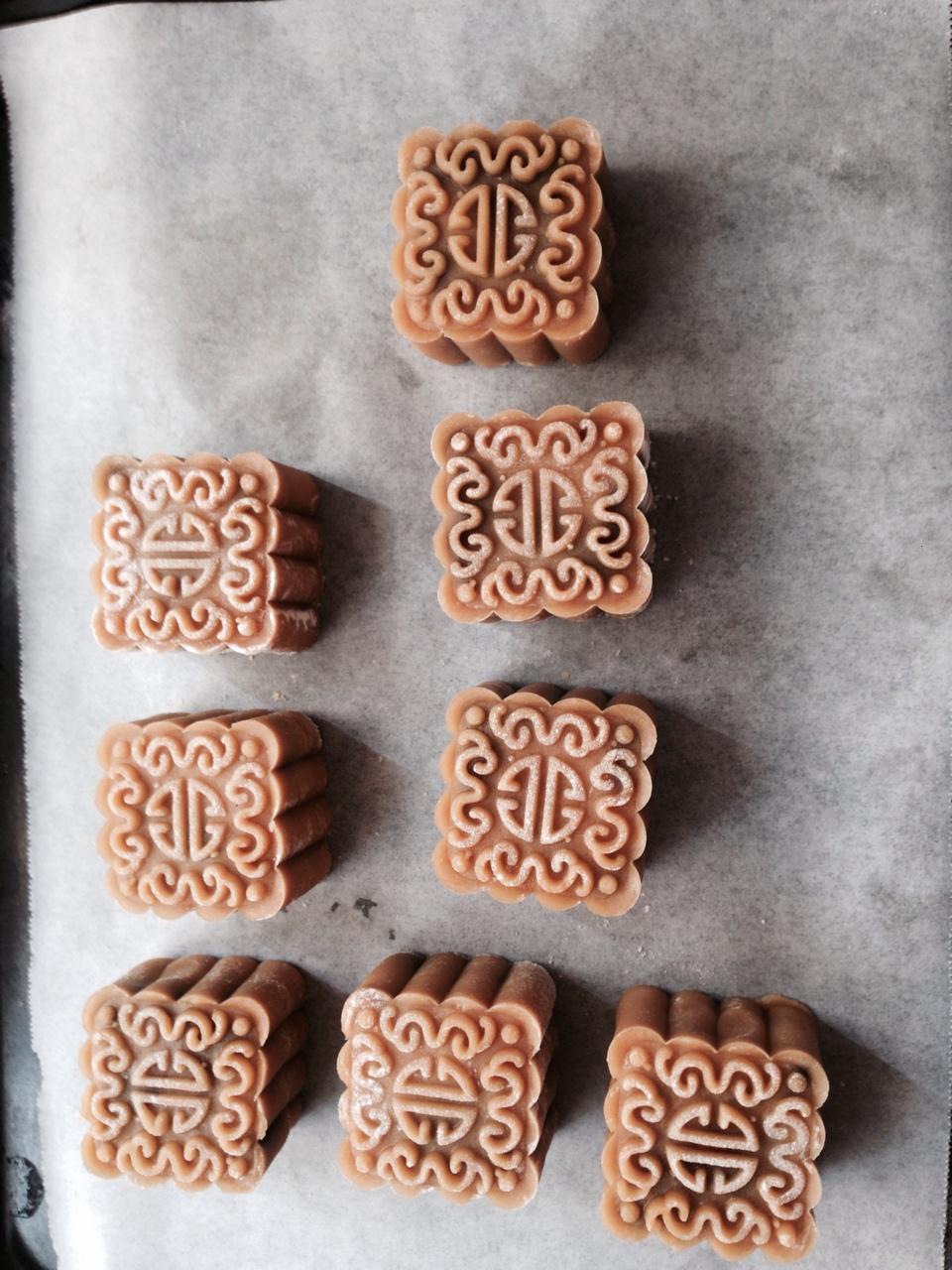 广式月饼—蛋黄莲蓉月饼