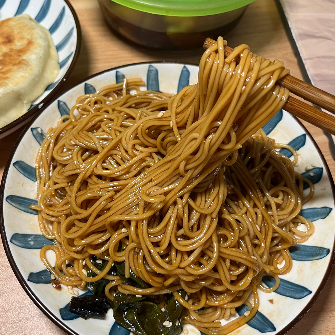 10分钟搞定的一碗葱油拌面