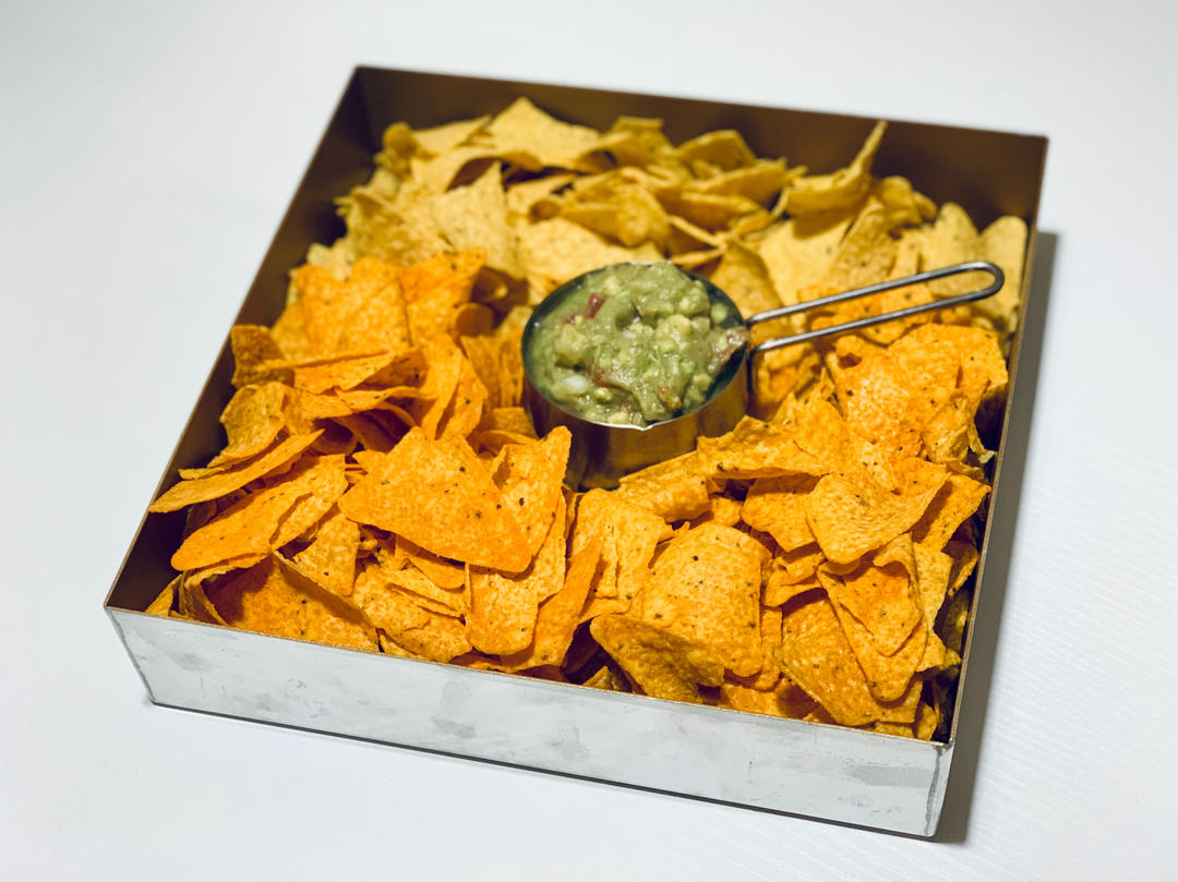 Guacamole 墨西哥牛油果酱，配玉米片