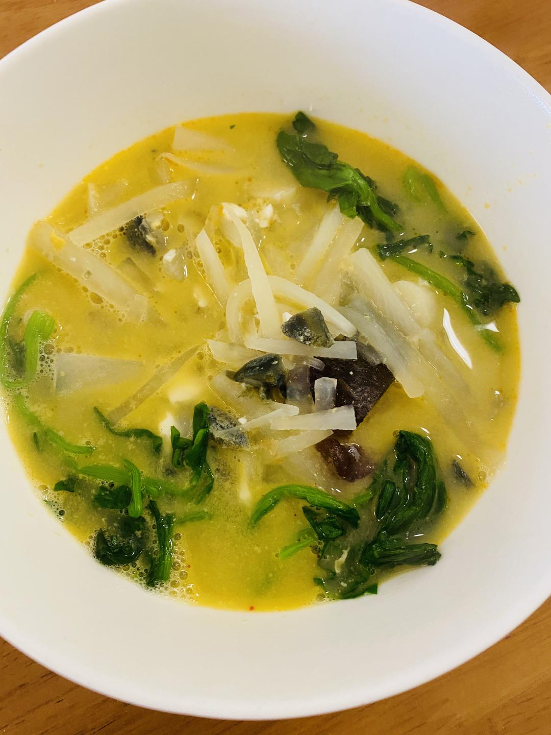 “赛人参”鲜美白萝卜丝汤的做法