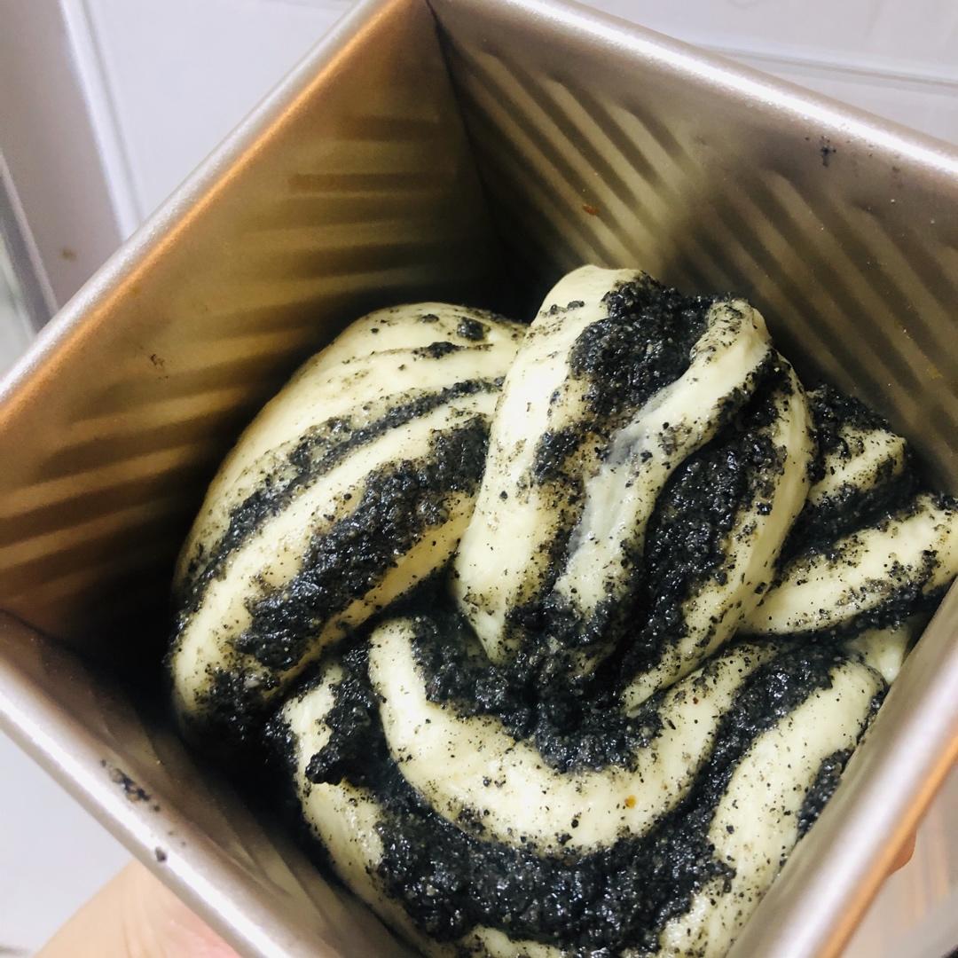 料多多系列--黑芝麻奶酥小吐司